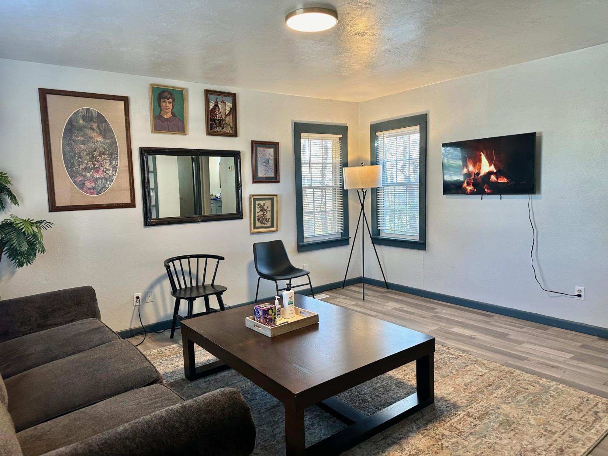 Cozy Winter Getaway With Garden 20-A Villa Oklahoma City Exterior photo
